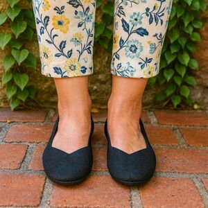 ROTHY'S The Flat Black Rounded Toe Slip-On Shoes, 8